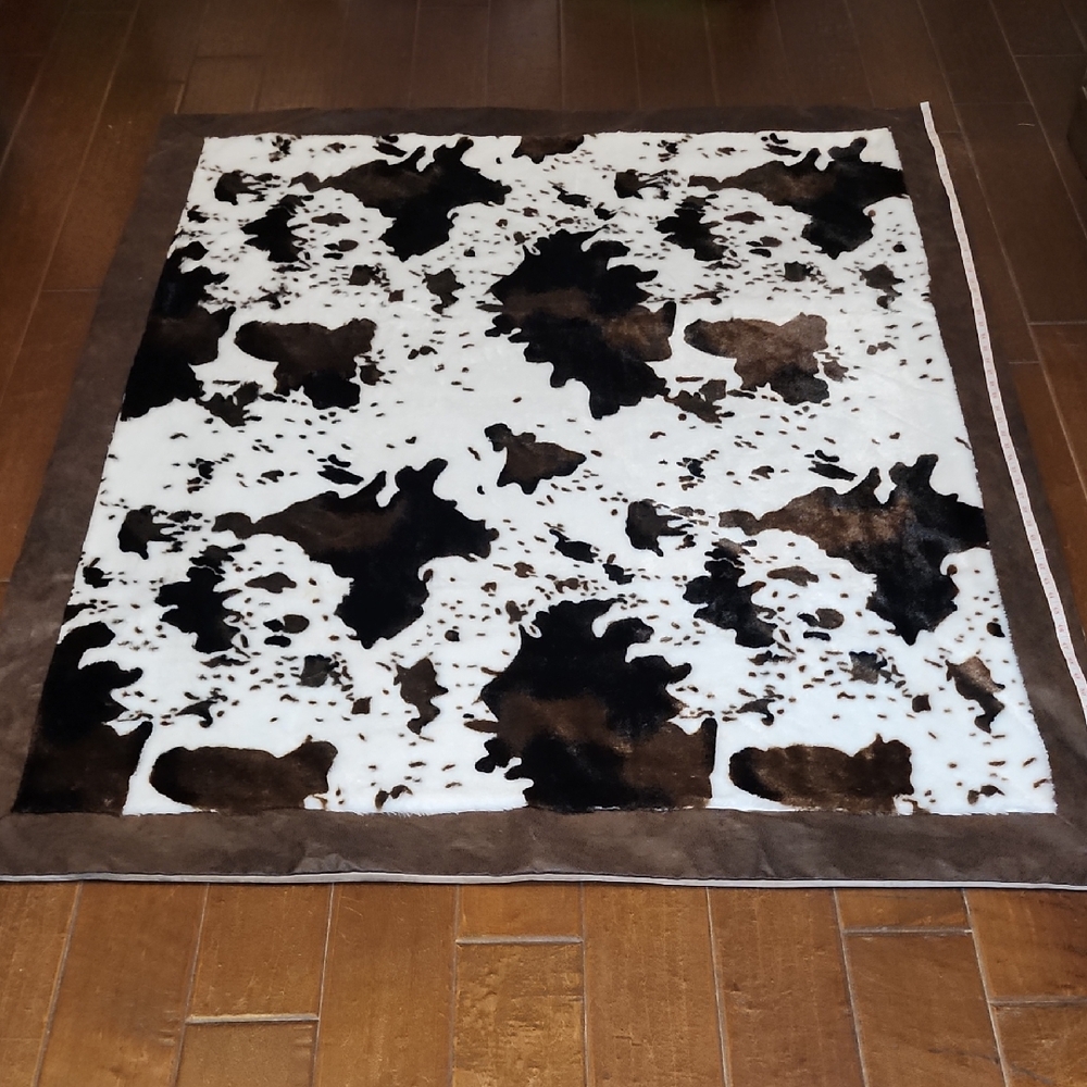 Nativo Cow Print Plush White Black Brown Print 49×60 Rug Bed Throw Western Decor